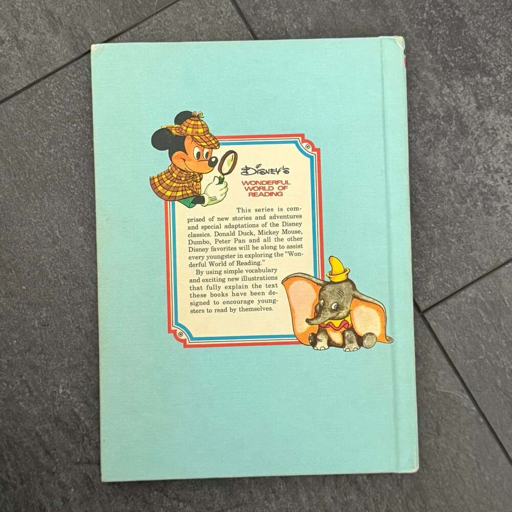Disney's Wonderful World of Reading Books-Robin hood Saves The Day & Spins Gold - Picture 6 of 11